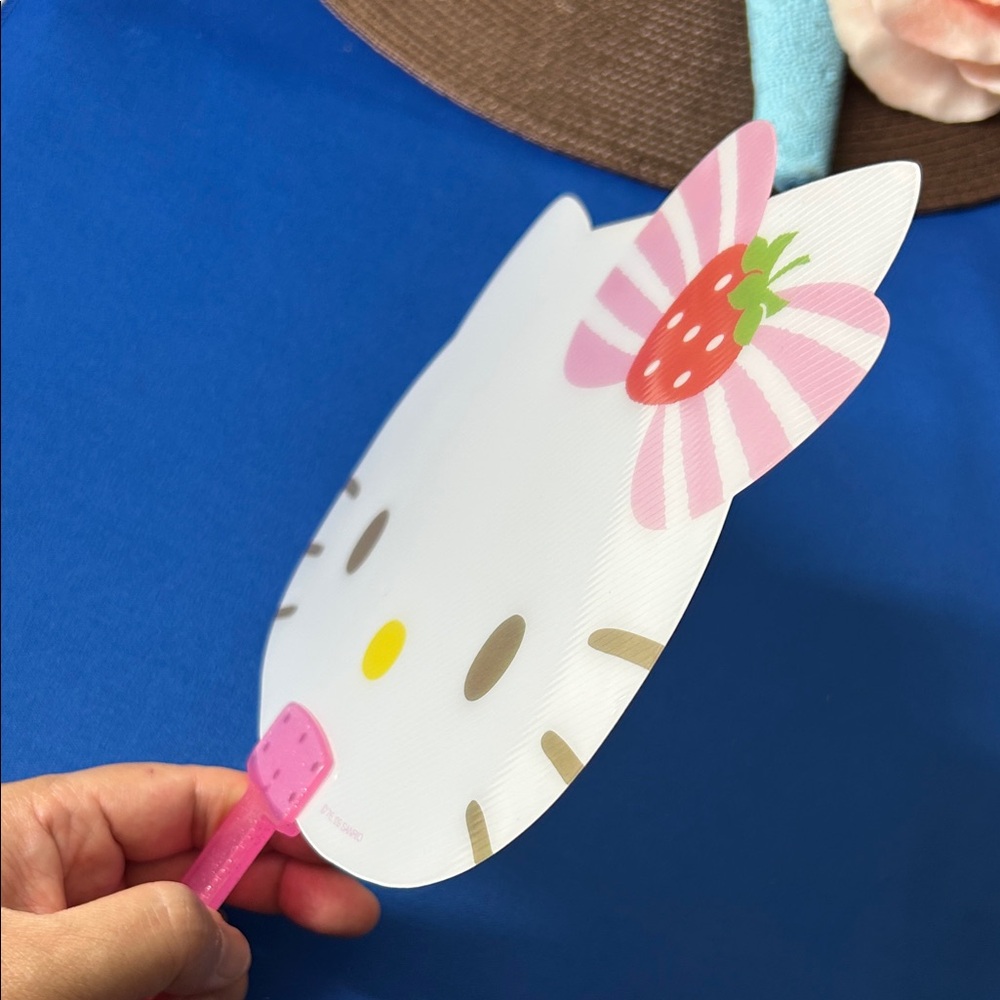 🖤NEW🔺2009 Hello Kitty Pink and White Hand Fan - Picture 5 of 9